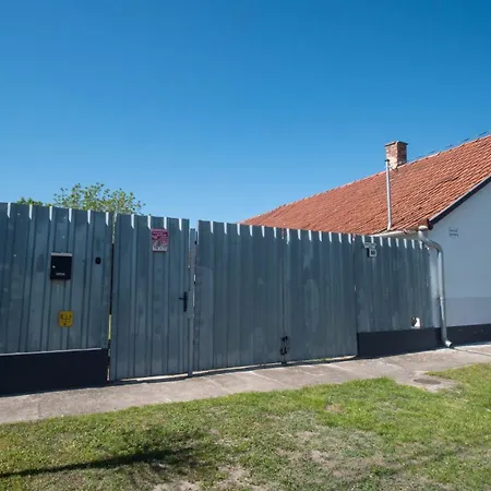 Holiday home Kun Kucko Vendeghaz