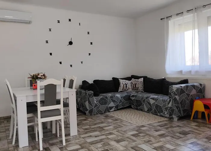 Kun Kucko Vendeghaz Kiskunmajsa