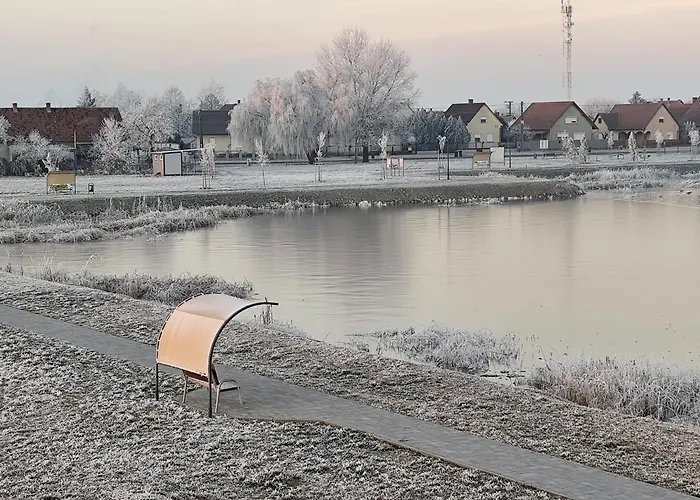 Kun Kucko Vendeghaz Ferienhaus *